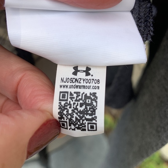 Under ARMOUR Heat Gear Breast Cancer Power in Pink Long-Sleeve Tee - Charcoal - Picture 15 of 16